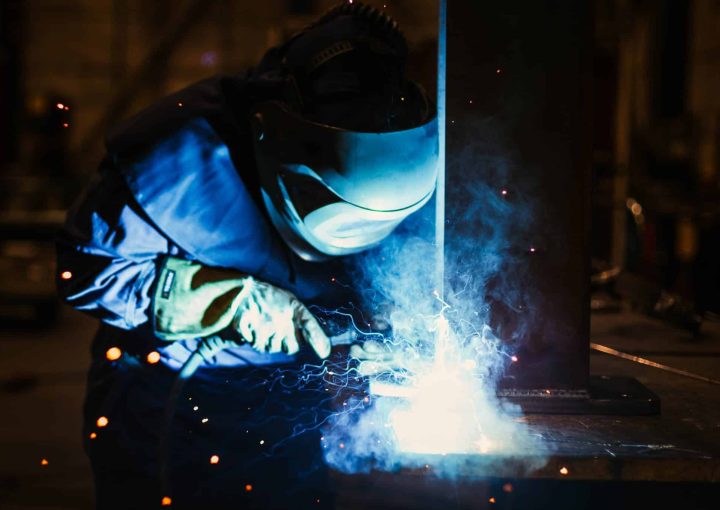 Lasser aan het werk - werk als lasser - demt-flex